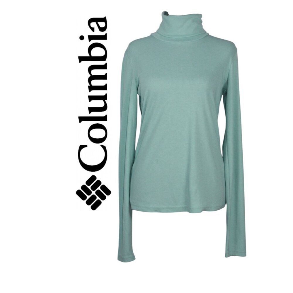 Columbia Women's  Ribbed Light Blue Turtleneck Size Medium